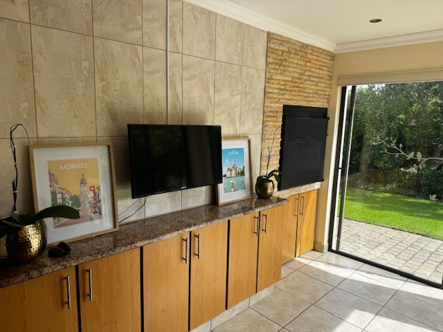 4 Bedroom Property for Sale in Hartenbos Landgoed Western Cape